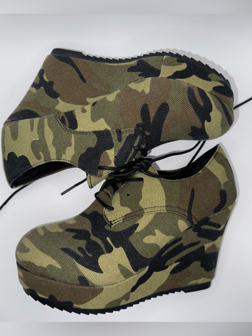 SHEIN Camo Platform Wedge Shoes Size 7 Fits 6.5 Chunky Lace Up Army Print Y2K